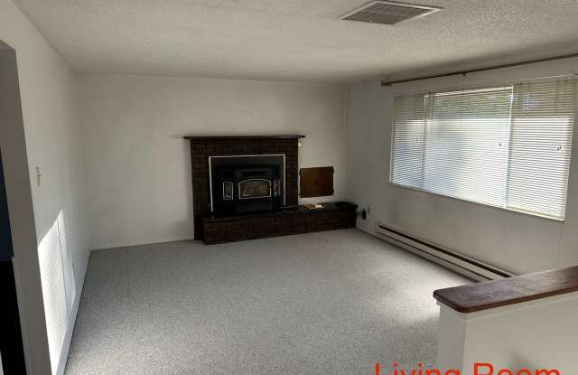 4 bedroom 2 bath home prime location photos photos 4 bedroom 2 bath home prime location photos photos