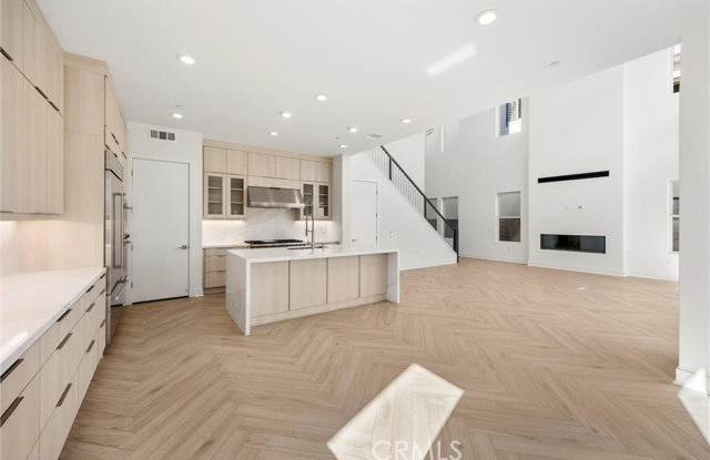 164 Apron - 164 Apron, Irvine, CA 92618