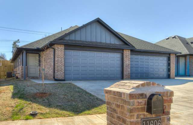 Cozy 3-Bed Retreat in Yukon - Fully Furnished & All Utilities Included photos photos