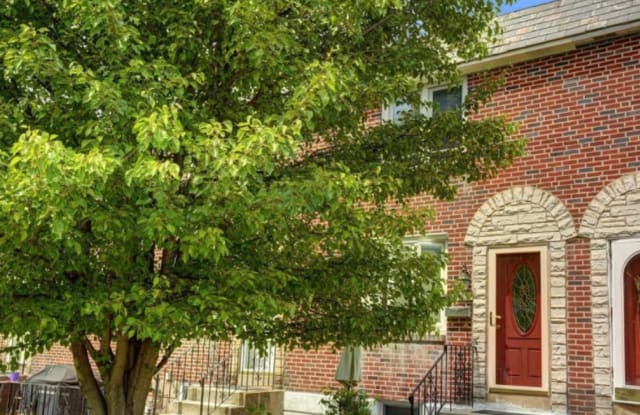 327 Westmont Dr - 327 Westmont Drive, Collingdale, PA 19023
