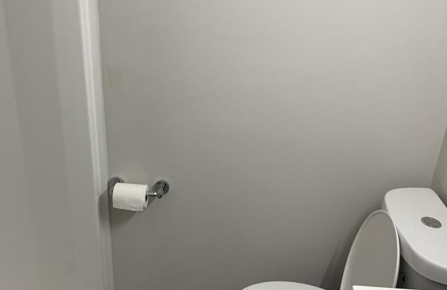 226 E Murray St photos photos