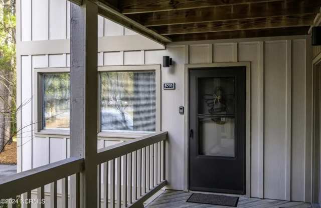 **Light-Filled Condo with Designer Finishes ✨ | Screened Porch Gallery 3