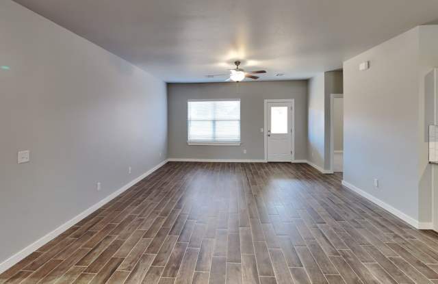 3 Bedroom 2 Bathroom 2 Car Garage Home in Oakdale School District Gallery 4