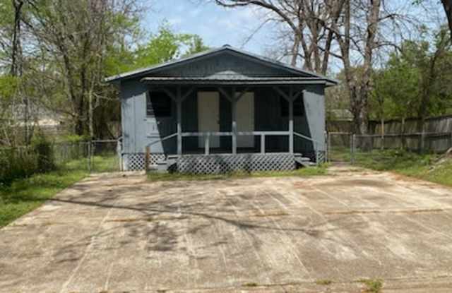 2215 E 11th St - 2215 East 11th Street, Texarkana, AR 71854 2215 E 11th St - 2215 East 11th Street, Texarkana, AR 71854