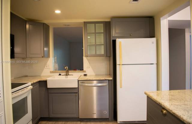 260 NW 76th Ave photos photos