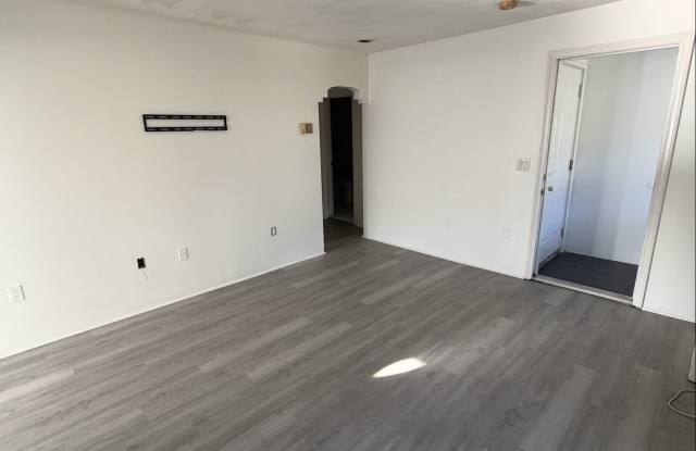 13 Jefferson Avenue Gallery 2