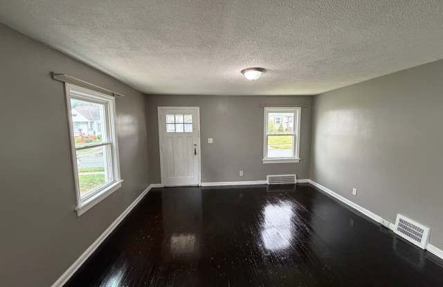 3 bedroom, 1 bath in Garfield Hts Gallery 3