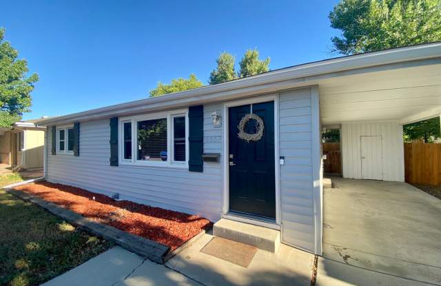 Charming 3-Bedroom Oasis with Expansive Yard and Driveway! photos photos Charming 3-Bedroom Oasis with Expansive Yard and Driveway! photos photos