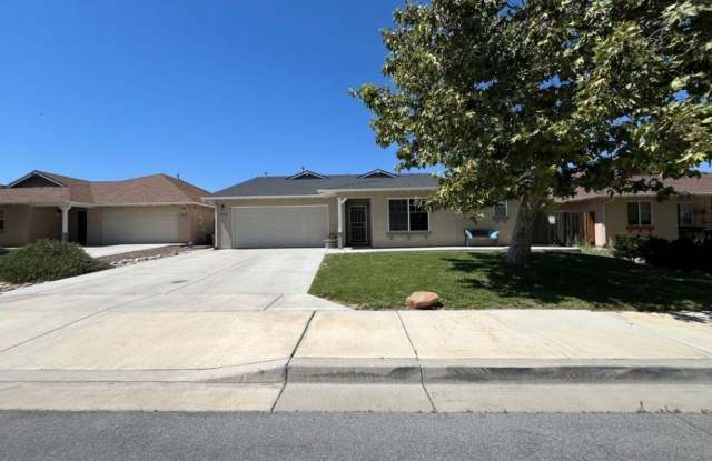 Beautiful 4 Bedroom 2 Bath single family home AVAILABLE 12/30/2024 - 655 Armand Avenue, San Miguel, CA 93451