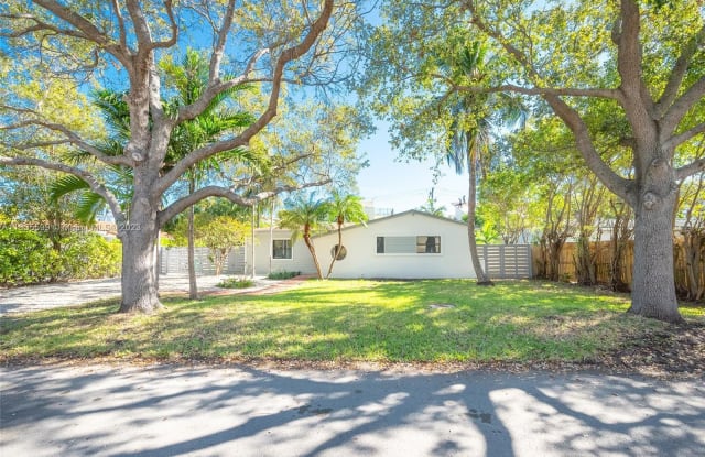 595 Glenridge Rd - 595 Glenridge Road, Key Biscayne, FL 33149