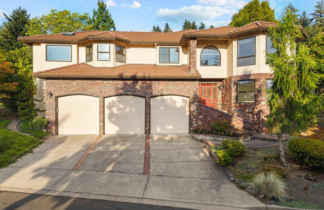 *Excellent Condition * Never Before a Rental * 3 Car Garage photos photos
