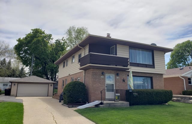 11323 W Center St - 11323 West Center Street, Wauwatosa, WI 53226