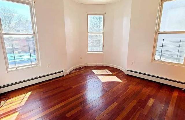 727 E 213 St Gallery 1