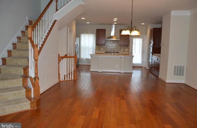 3059 WATERLOO Lane Gallery 2