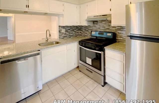 707 Sedgefield Dr - 1 Gallery 4