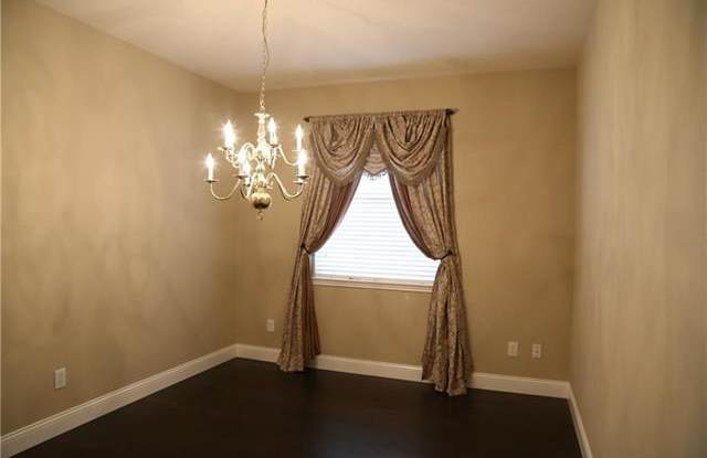 2417 Champlain Way Gallery 3