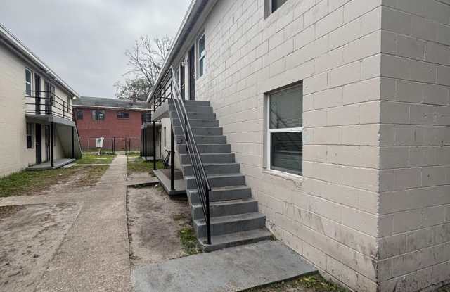 1334 BARNETT Street unit: 3 photos photos