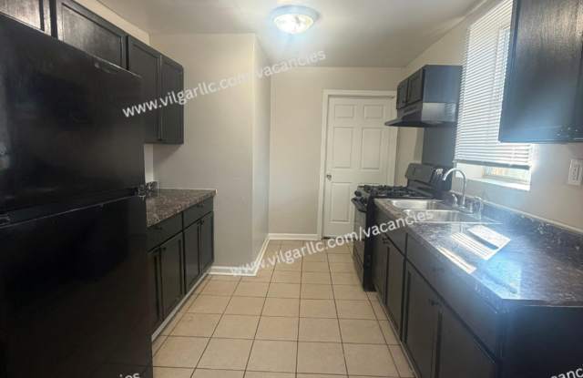 • 3 Bedroom • 1.5 Bathroom Home w/en suite Gallery 4