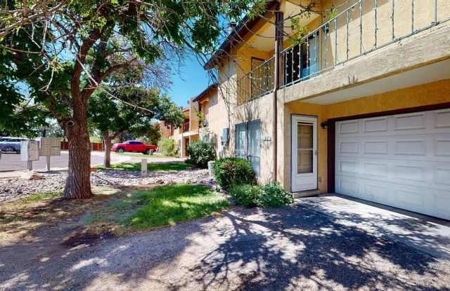 Updated 2 Bedroom 1.5 Bathroom Located In ABQ Foothills! Gallery 3