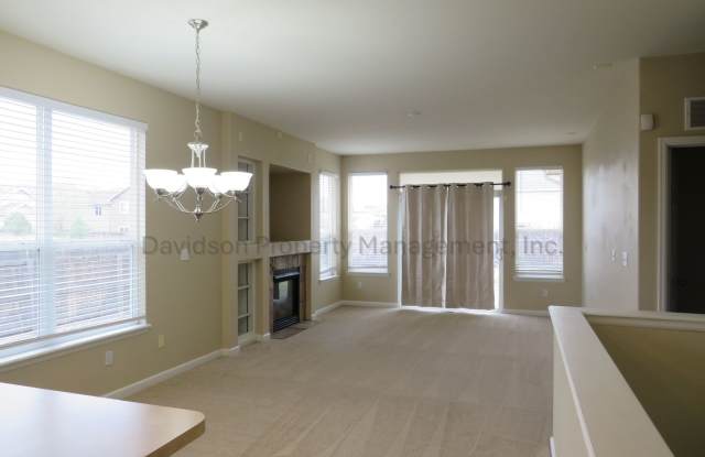 Cozy 3 Bedroom House in Stetson Hills Gallery 3
