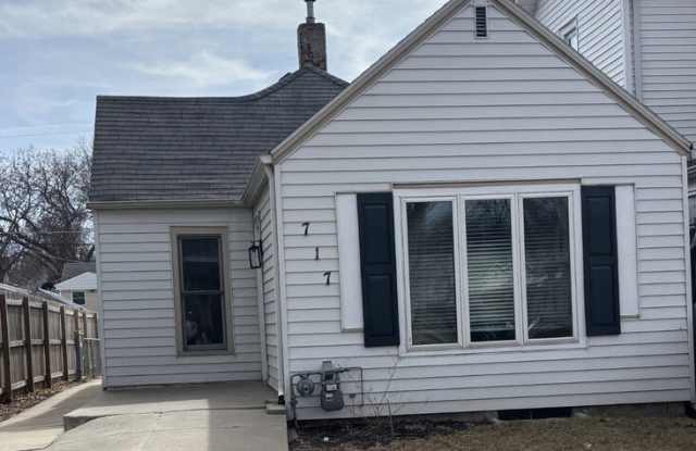 717 C St photos photos