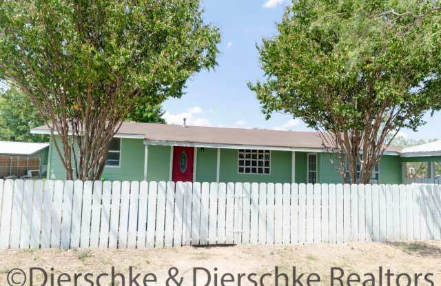Large family home in Grape Creek! photos photos