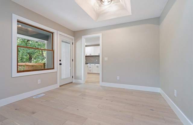 30 Burnham Drive Gallery 4