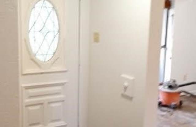 205 Rolling Hills Lane Gallery 3