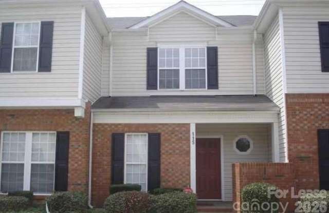 Remodeled 2 bedroom 2.5 bathroom townhome Gallery 1