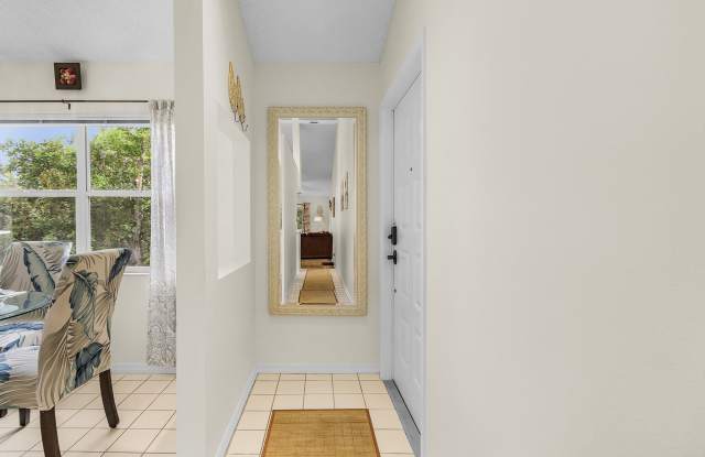 137 Wading Bird Cir # F-206 photos photos
