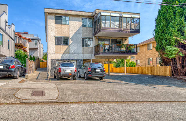 1006 N 43rd St photos photos