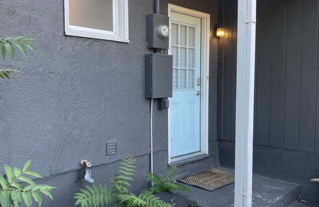 130 N Meade Ave, Unit B photos photos