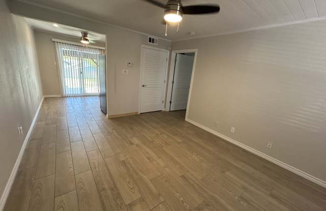 2805 West Avenue N photos photos