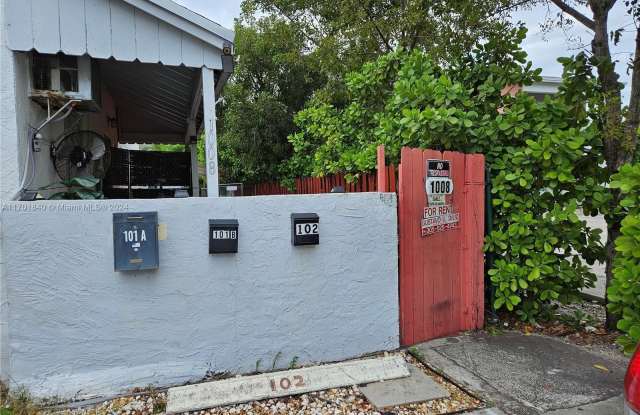 1008 N 18th Ct - 1008 North 18th Court, Hollywood, FL 33020