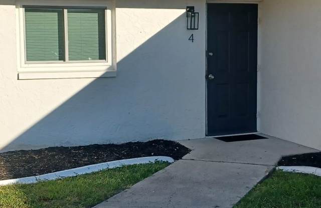 PRICE REDUCTION: Charming 2 BR / REMODELED 1 BA With Screened Lanai photos photos