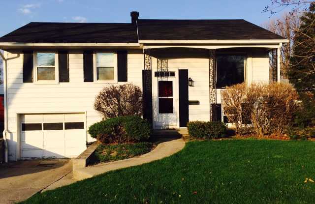 Large 3 Bed 1.5 Bath Maumee Home! photos photos