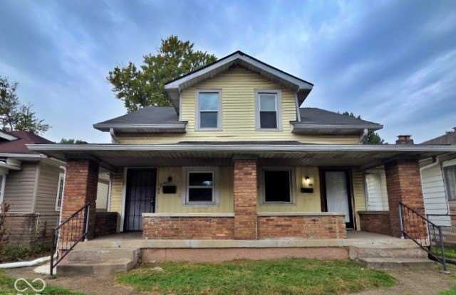 802 N Bradley Avenue Gallery 1