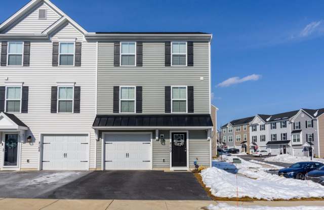 Beautiful 3bed, 2.5 bath in Harrisburg - Move in ready! photos photos