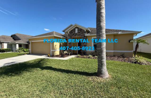 Spacious Groveland Home Gallery 3