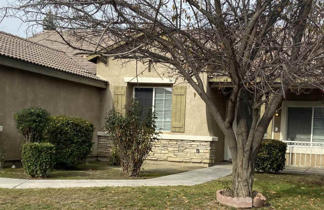 Spacious 4 Bedroom House photos photos