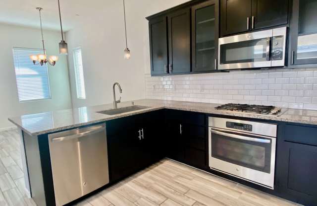 AVAILABLE BY 6/19/26. 4 BED, 2.5 BATHS, 1763 SQ FT STAINLESS STEEL APPLIANCES INCLUDED photos photos