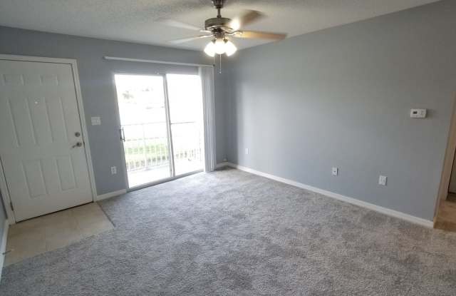 215 Lake Brook Cir #107 Gallery 4