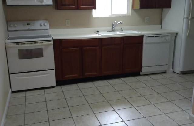 211-4 Greenbriar Rd photos photos