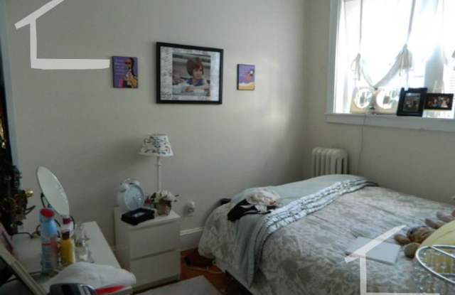 Nice 4 bed in Brookline Gallery 3