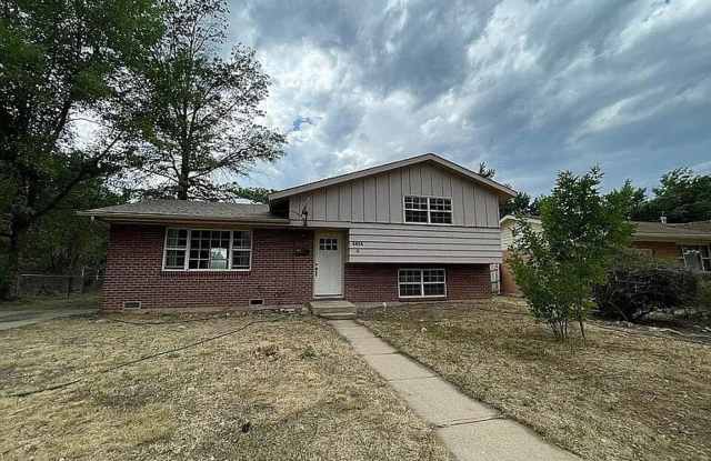 Charming 4-Bed 2 Bath Bi Level Home in Martin Acres photos photos Charming 4-Bed 2 Bath Bi Level Home in Martin Acres photos photos