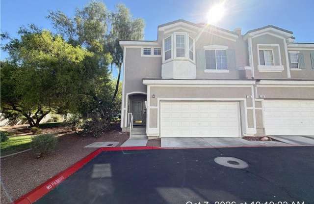 Fully Furnished Green Valley Ranch Townhome Near The District Gallery 4