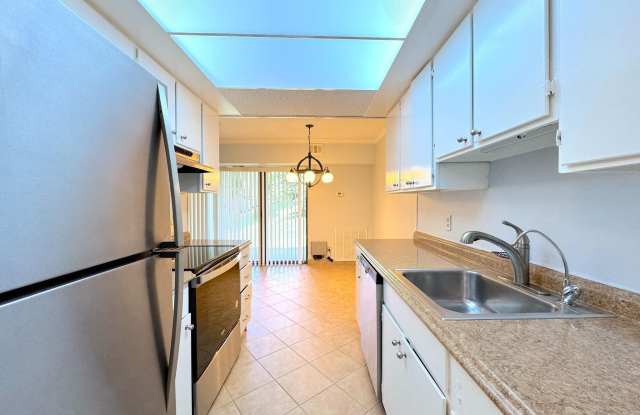 11606 STONEVIEW Square Gallery 4