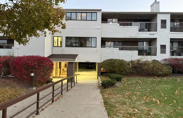 30414 Orchard Lake Road - 4 photos photos