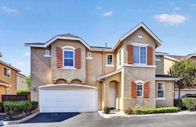 Sun-Drenched Three-Bedroom Detached Home in Desirable Soleil photos photos