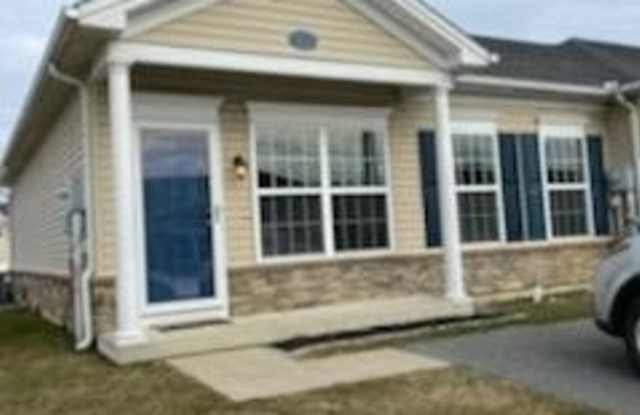 251 Huntington Lane Gallery 1